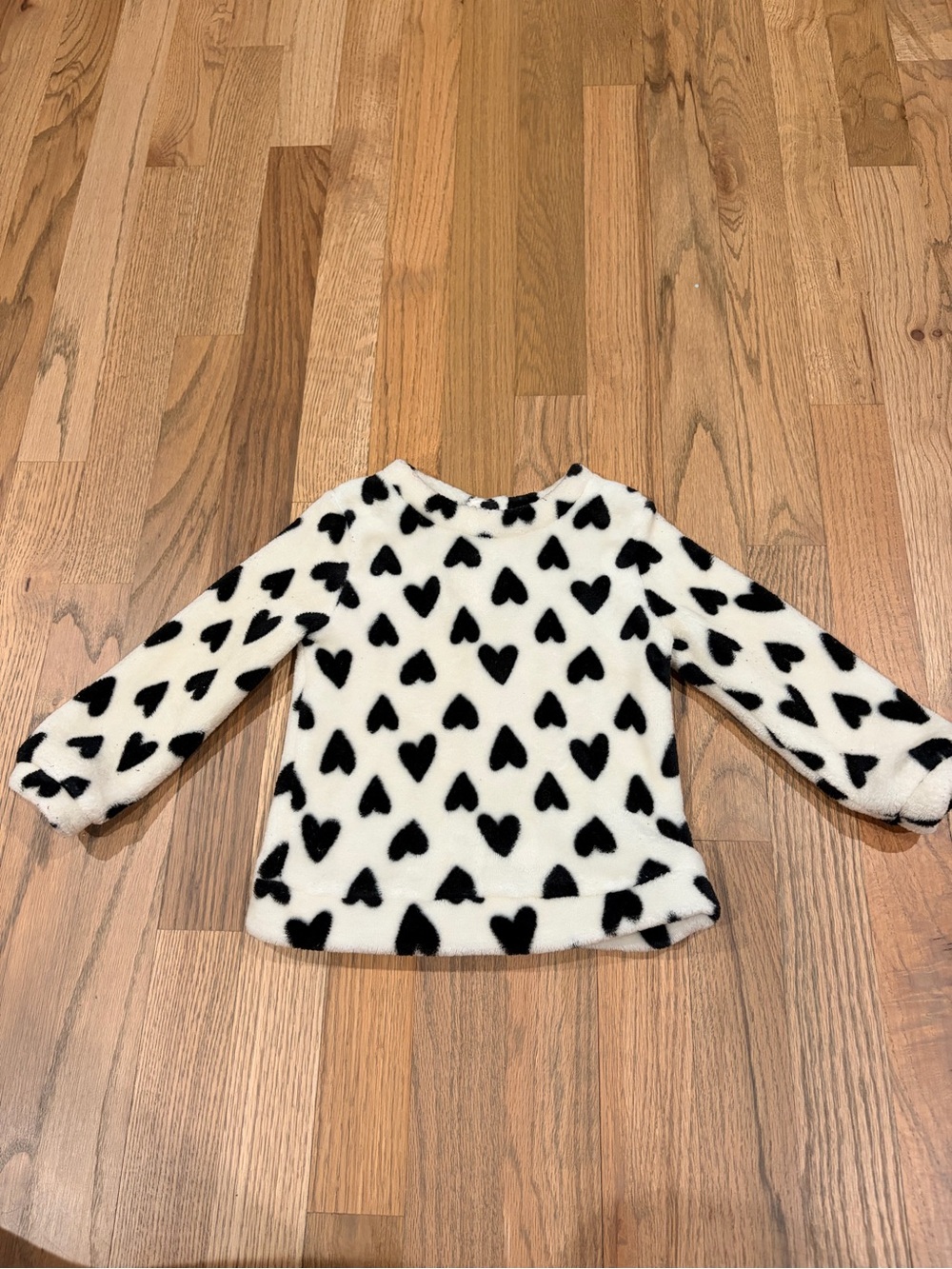 Nicole Miller toddler girl warm fuzzy heart print shirt
